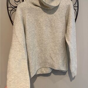 KÜHL SOLACE SWEATER